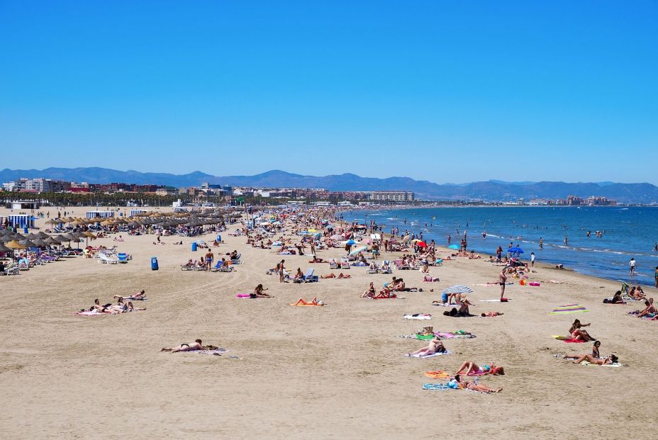 Playas de España con servicio de baño adaptado de Cruz Roja en 2025 Playas de España con servicio de baño adaptado de Cruz Roja en 2025
