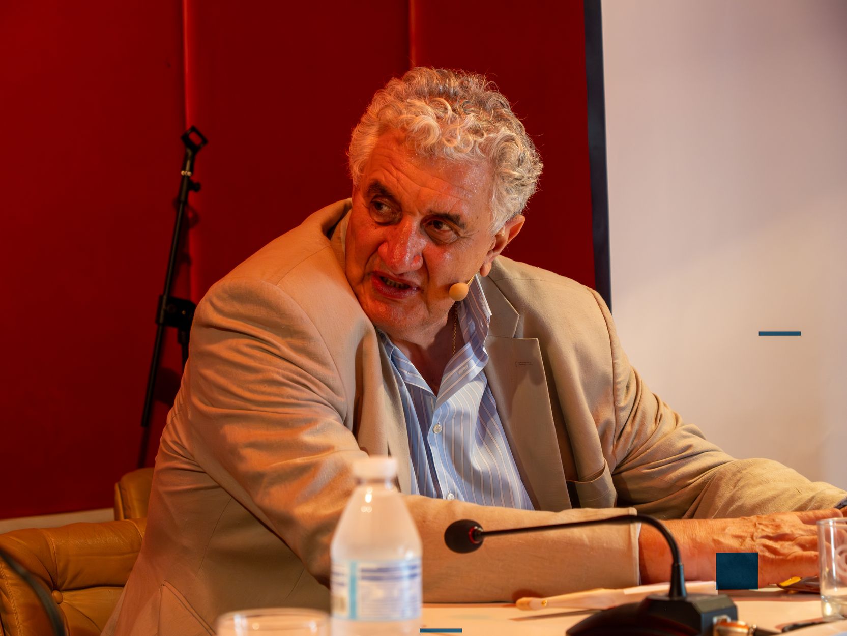 Romay: "Lo único que nos diferencia de los jóvenes es que peinamos canas" Romay: "Lo único que nos diferencia de los jóvenes es que peinamos canas"