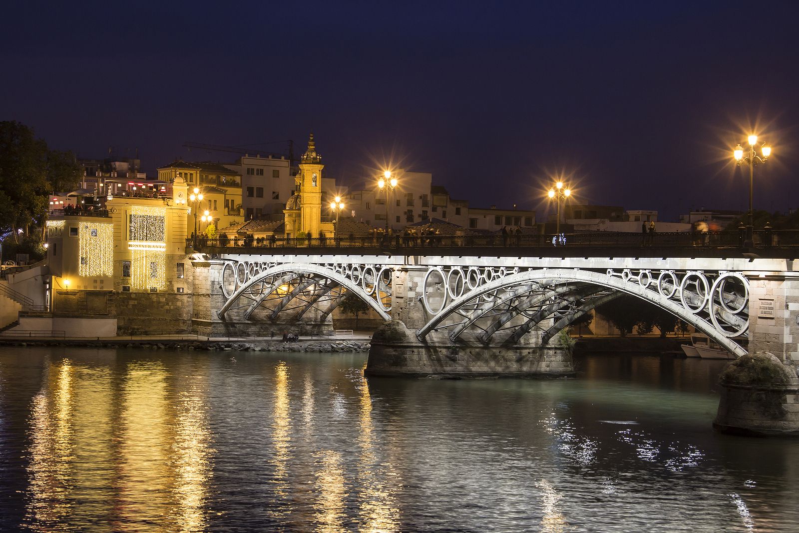 Los puentes mas bonitos de España; Puente de Triana de noche