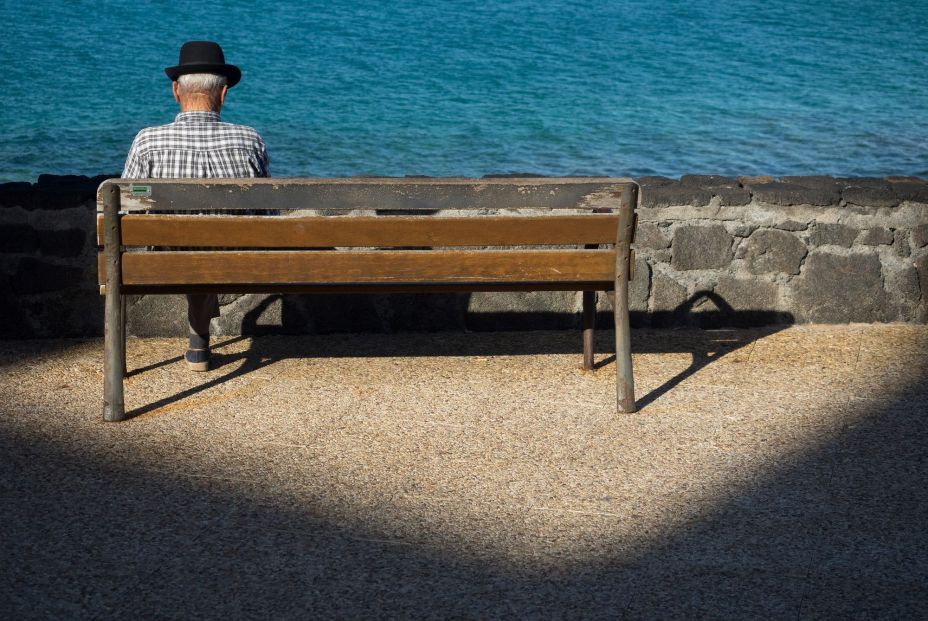 Llegan las vacaciones, ¿qué hacemos con los mayores? La soledad no deseada en esta época estival (Bigstock) Llegan las vacaciones, ¿qué hacemos con los mayores? La soledad no deseada en esta época estival (Bigstock)
