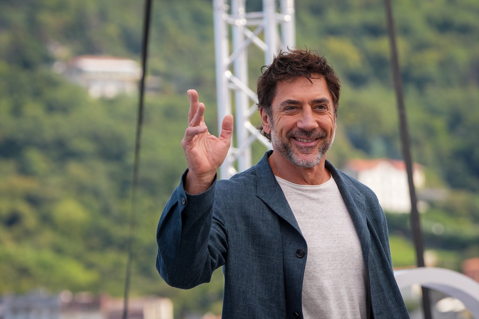 Javier Bardem estrena 'F1: La película': "Brad Pitt es muy generoso y hace que tú brilles"