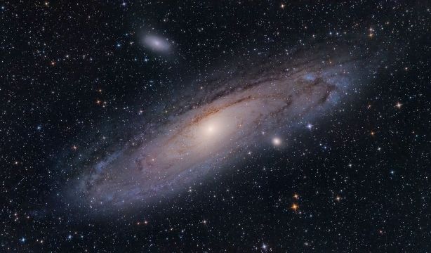 La expansión del universo ahora se está ralentizando, no acelerando