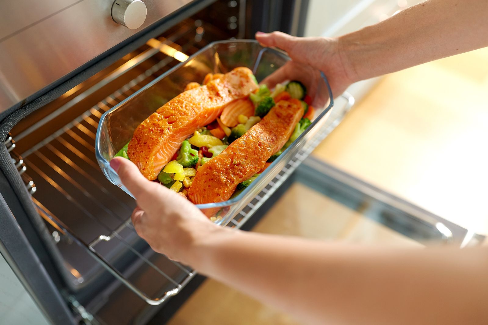 Diferencias de consumo entre la air fryer y el horno eléctrico: ¿cuál es mejor para cada receta?