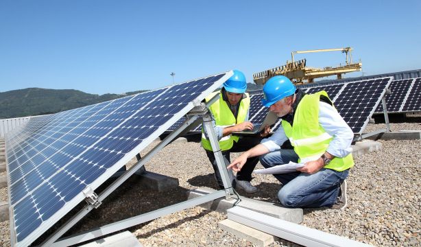 España necesitará incorporar más de 4.000 profesionales para lograr la transición energética