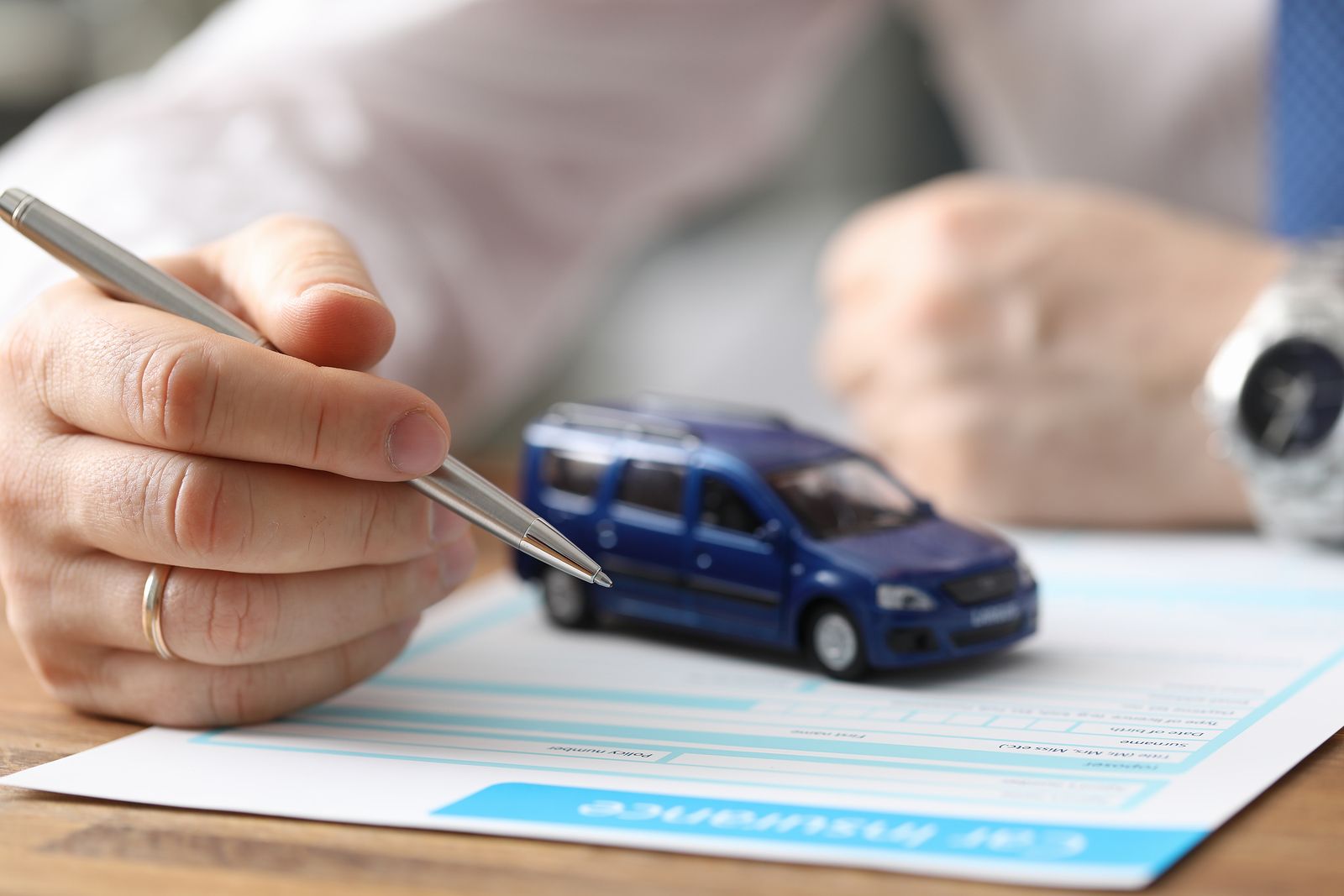 OCU denuncia un encarecimiento del 10% en el precio de los seguros de coche en un año