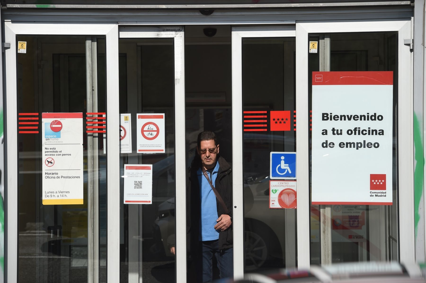 ¿Dónde hay empleo para mayores de 45? Limpieza, agricultura, camareros y albañiles ganan por goleada