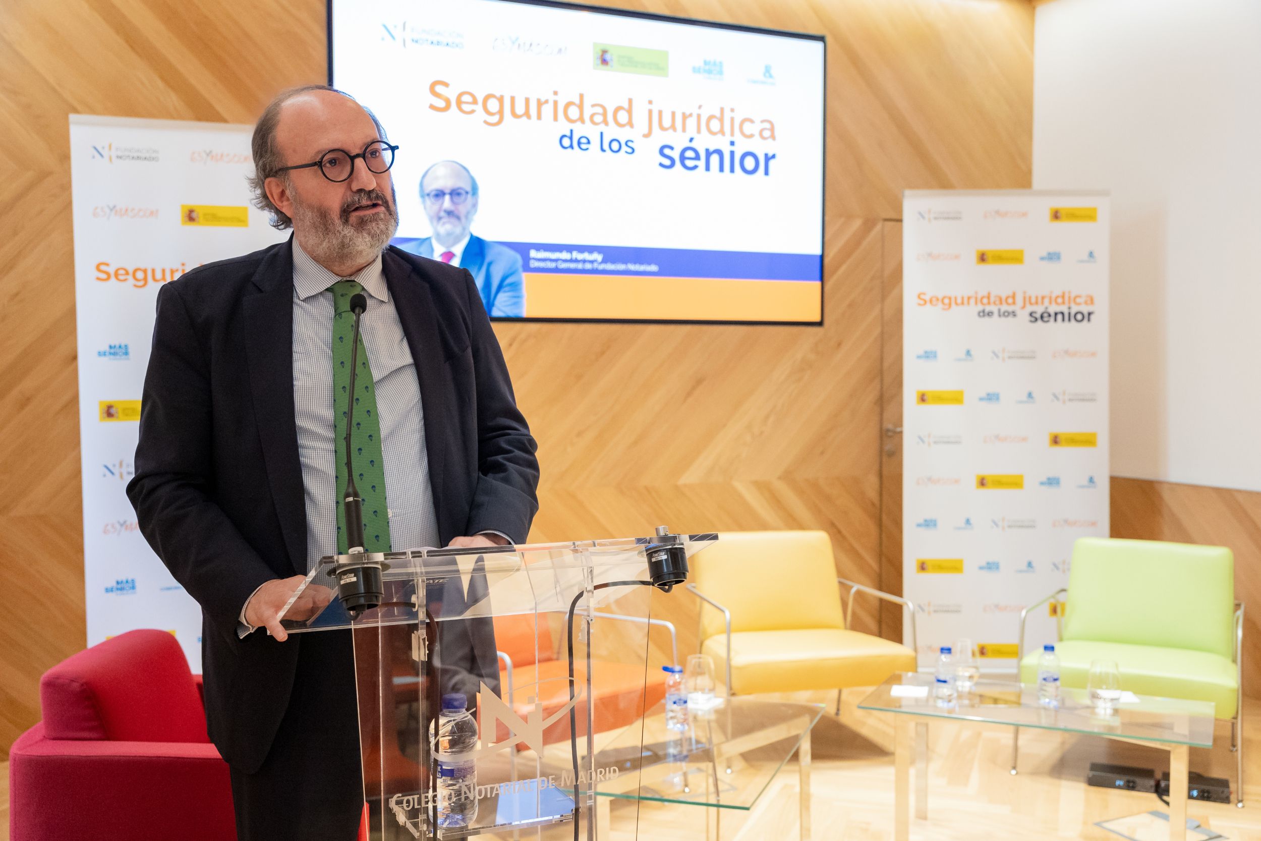 Raimundo Fortuñy: "Los sénior tienen un trato preferente en nuestras notarías"