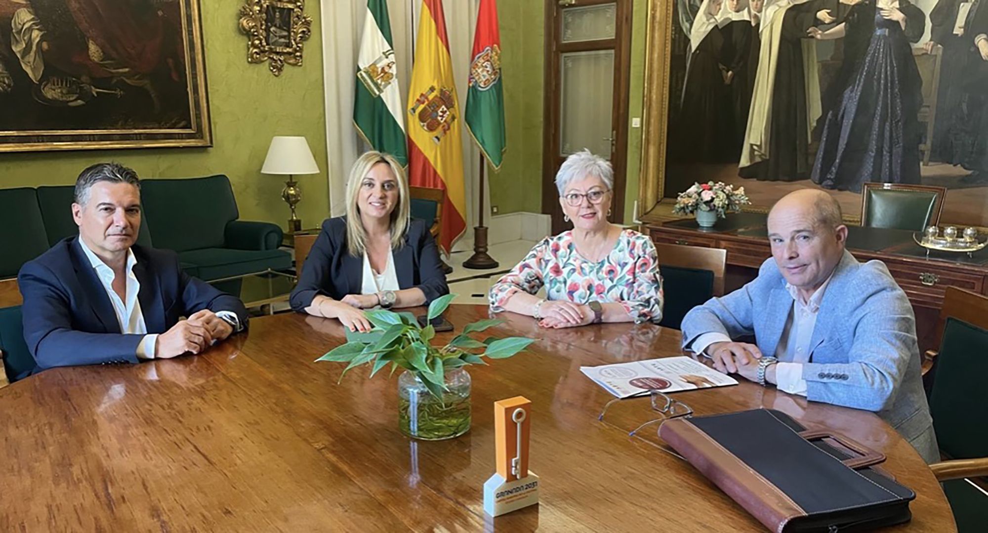 El Ayuntamiento de Granada respalda la Ley de Protección Integral contra el Maltrato a los Mayores