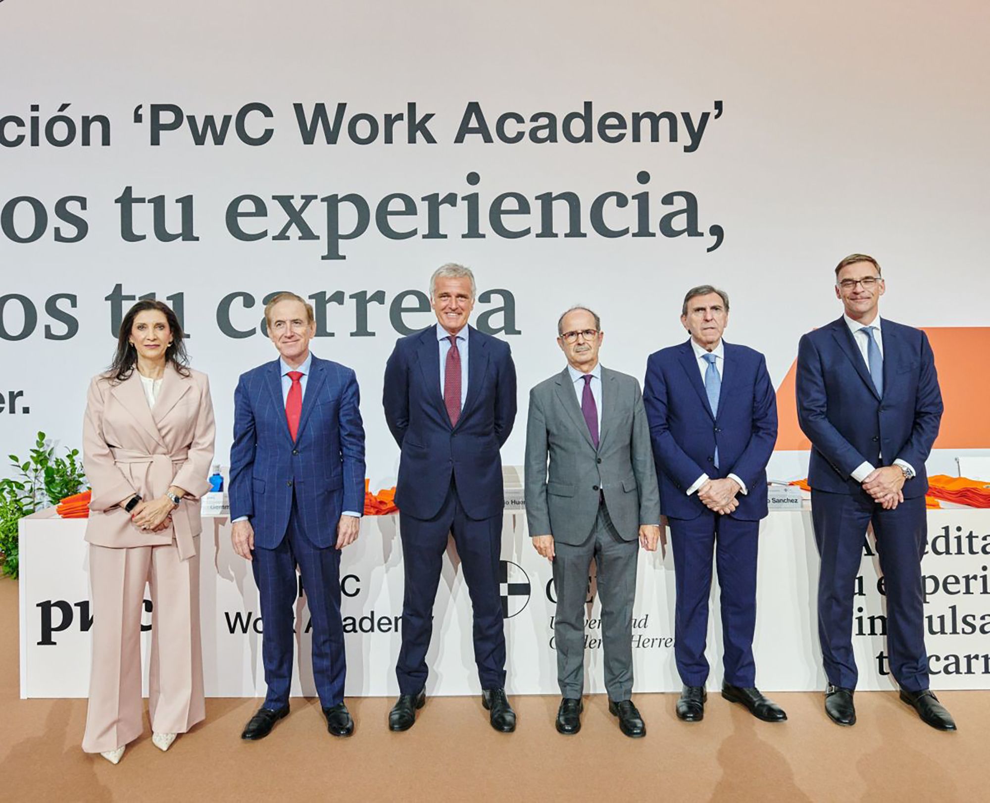 Cerca de 500 profesionales de PwC celebran la graduación de su programa de talento Work Academy
