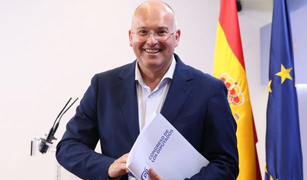 Feijóo elige a Tellado como nuevo secretario general del PP Feijóo elige a Tellado como nuevo secretario general del PP