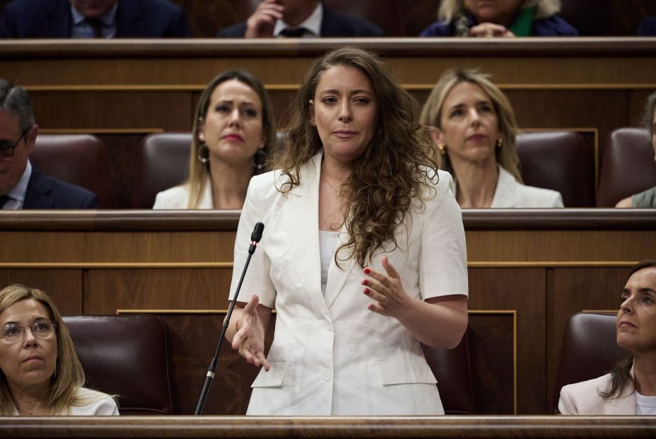 EuropaPress 6807416 diputada pp ester munoz interviene sesion control gobierno congreso