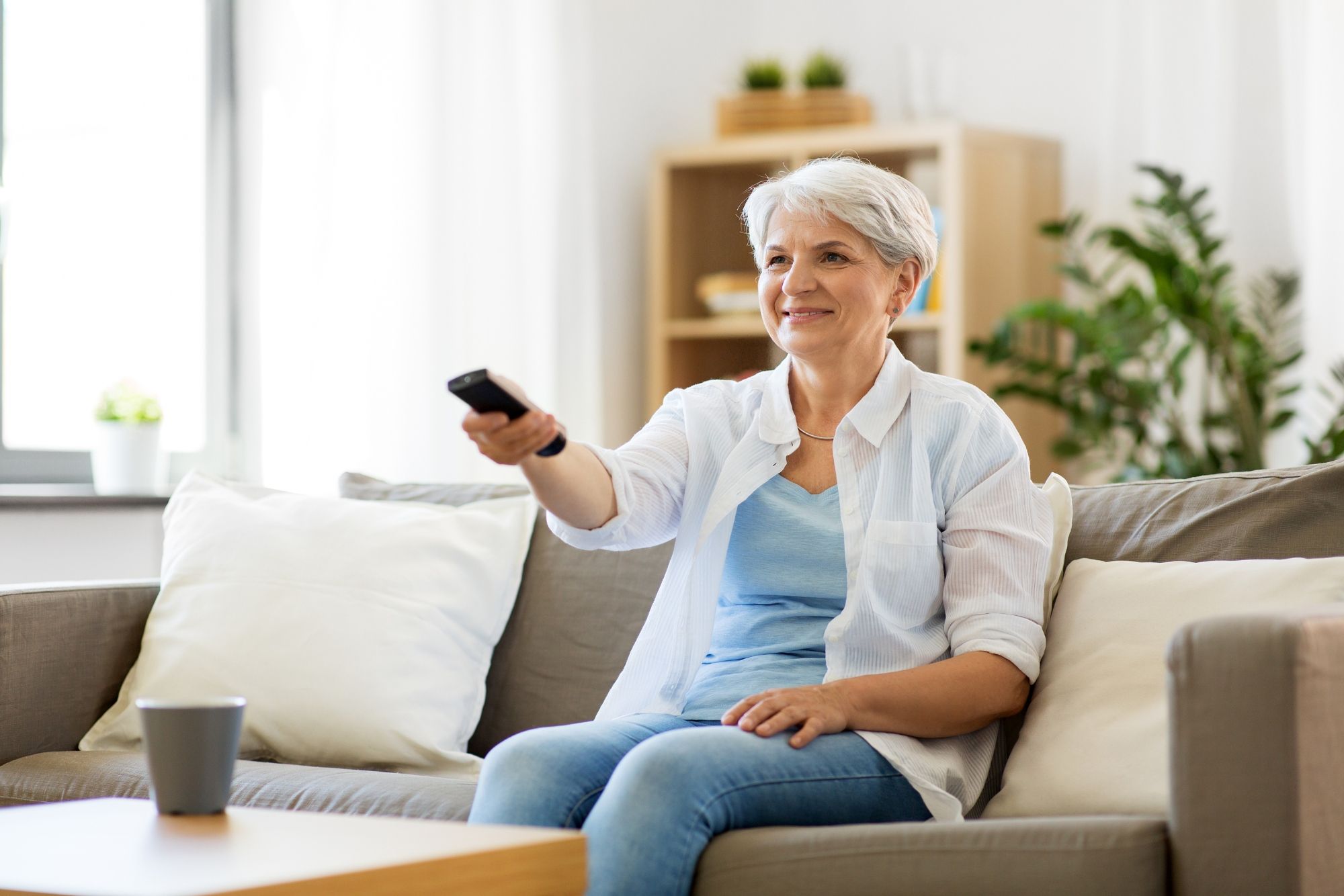 'Vigo Social TV' llega a los hogares de mayores para mejorar su calidad de vida (Bigstock)