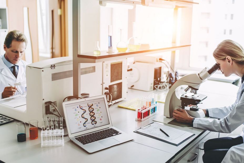 Un científico trabajando en el laboratorio. (Bigstock) Un científico trabajando en el laboratorio. (Bigstock)