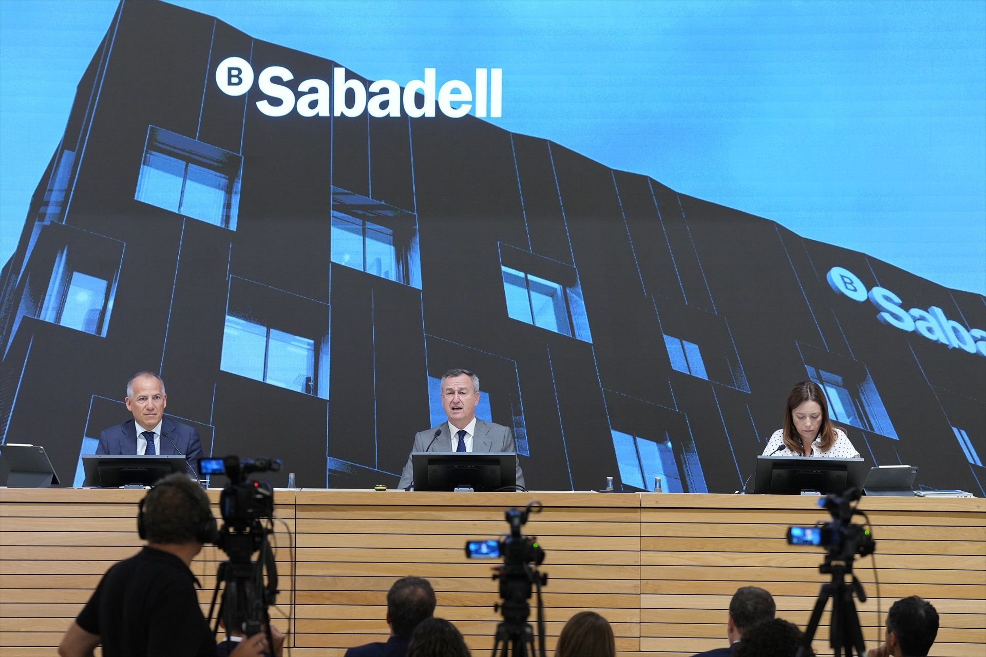EuropaPress 6835107 ceo banc sabadell cesar gonzalez bueno director financiero sergio (1)