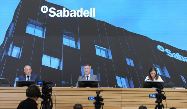 EuropaPress 6835107 ceo banc sabadell cesar gonzalez bueno director financiero sergio (1)