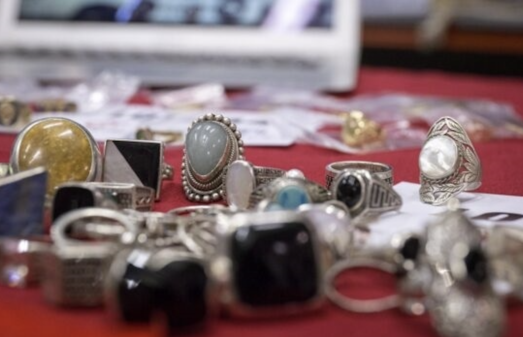 Subasta de objetos perdidos en Madrid hasta el 17 de julio: encuentra joyas desde 7 euros