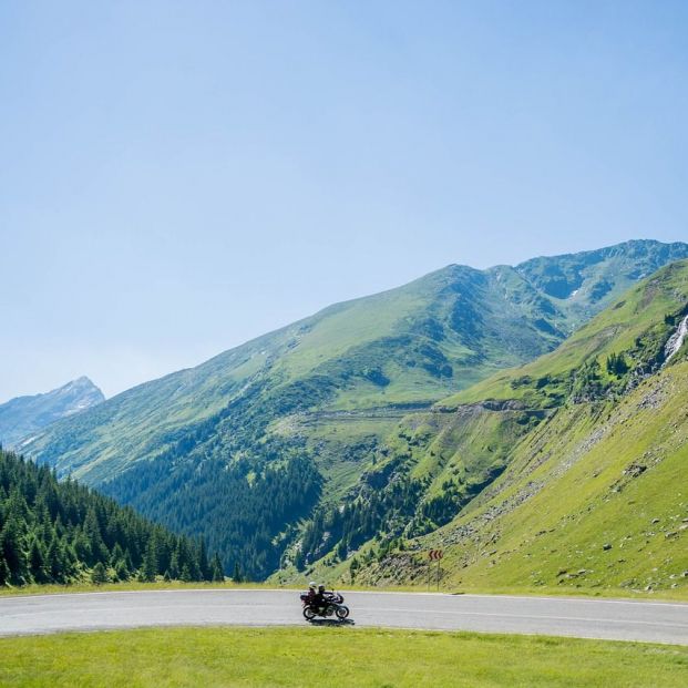 No hay nada como hacer una bonita ruta en moto (Creative commons)