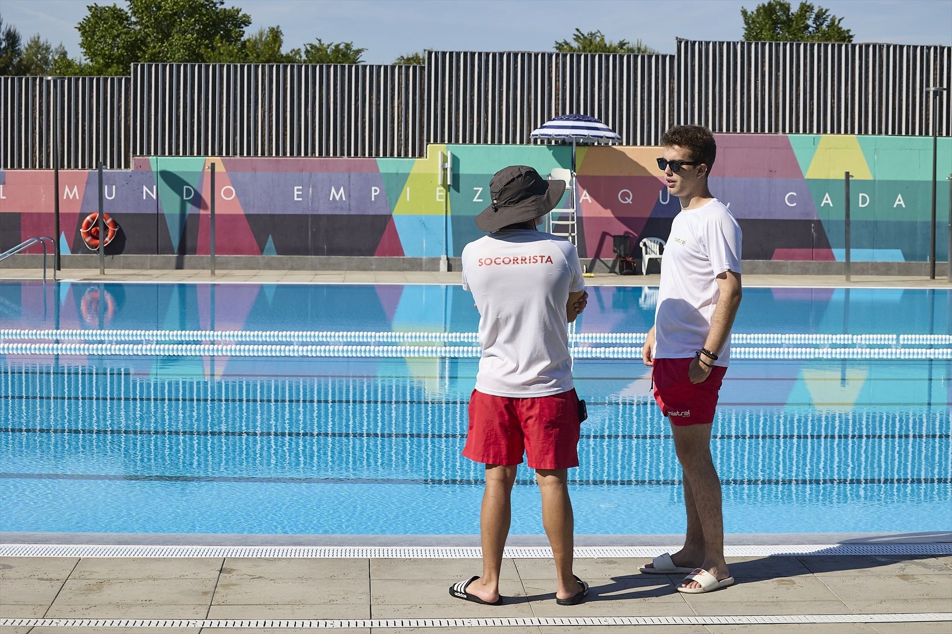 ¿Es obligatorio tener un socorrista en la piscina de una comunidad de vecinos?