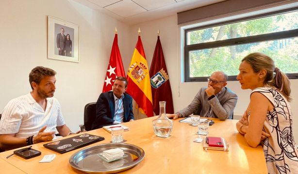 El Delegado de Políticas Sociales del Ayuntamiento de Madrid se reúne con 65YMÁS