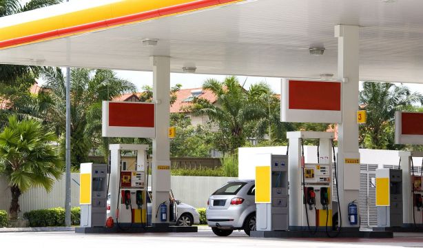 ¿Quieres ahorrar en combustible? La OCU lanza un buscador para comparar precios de gasolineras