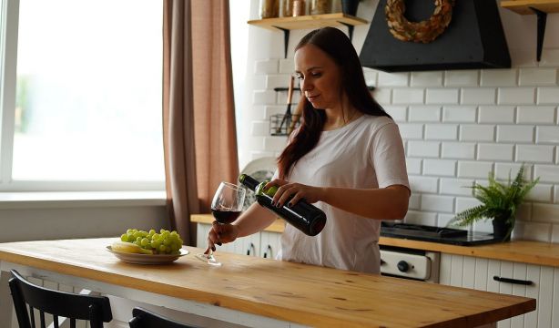 ¿Las mujeres se emborrachan más rápido que los hombres? 