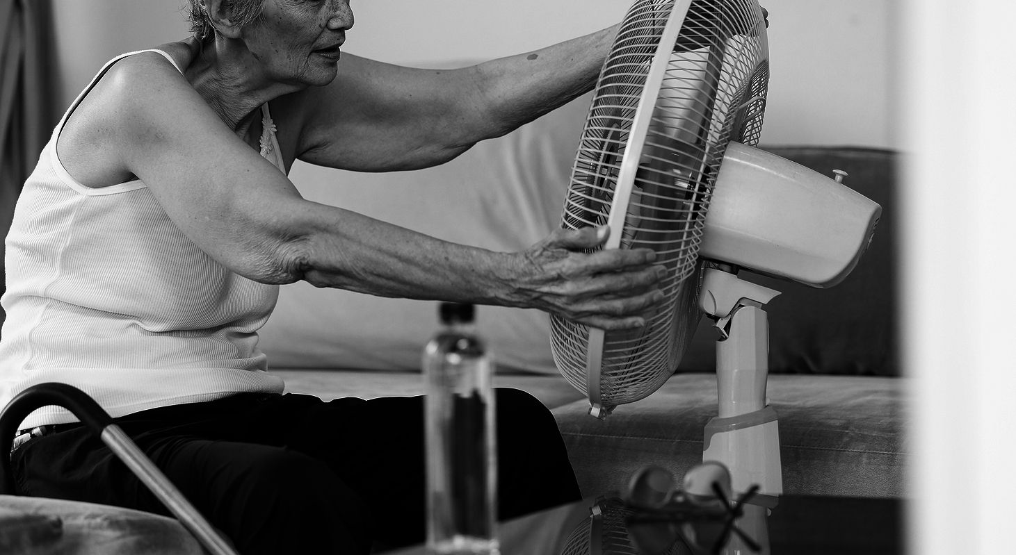 Olas de calor, personas mayores y soledad: días enteros sin salir de casa