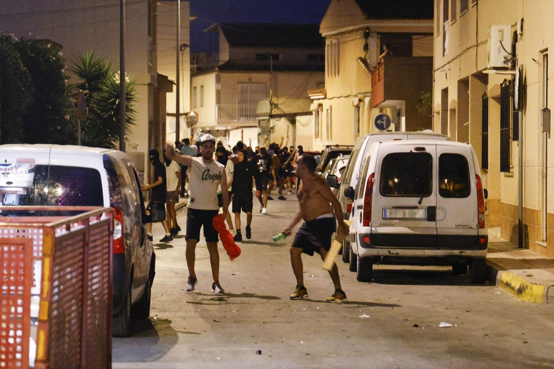 Torre Pacheco vive su tercera noche de tensión y suben a ocho los detenidos por los disturbios