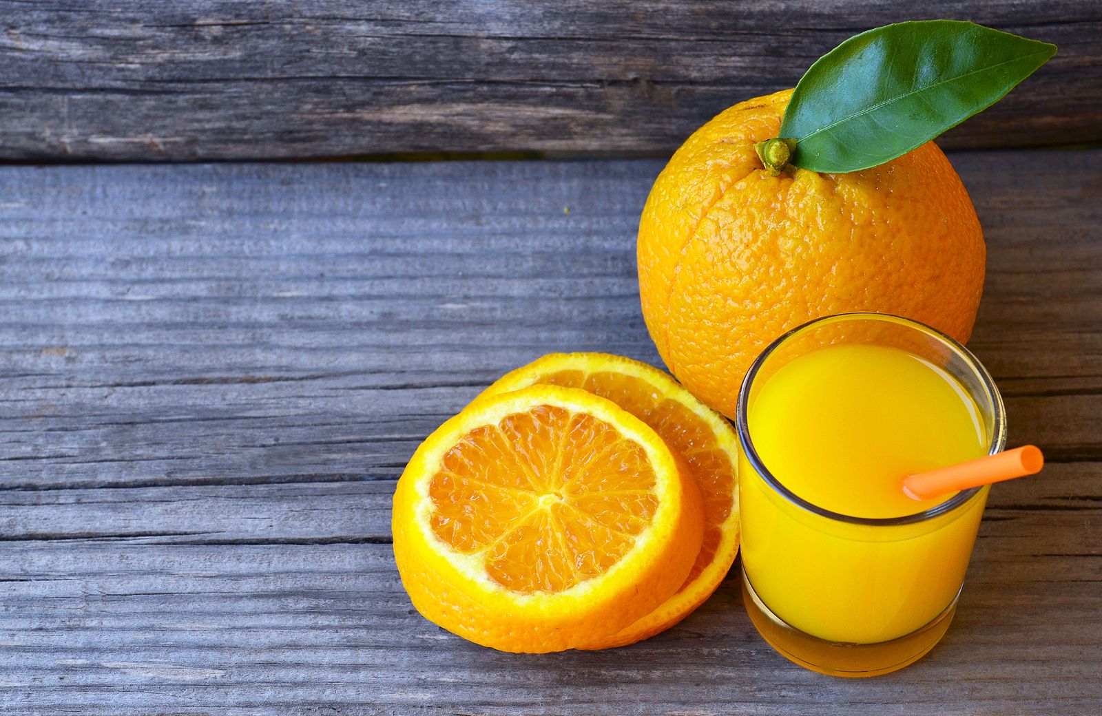 El zumo de naranja natural y la fruta entera son iguales ante la insulina