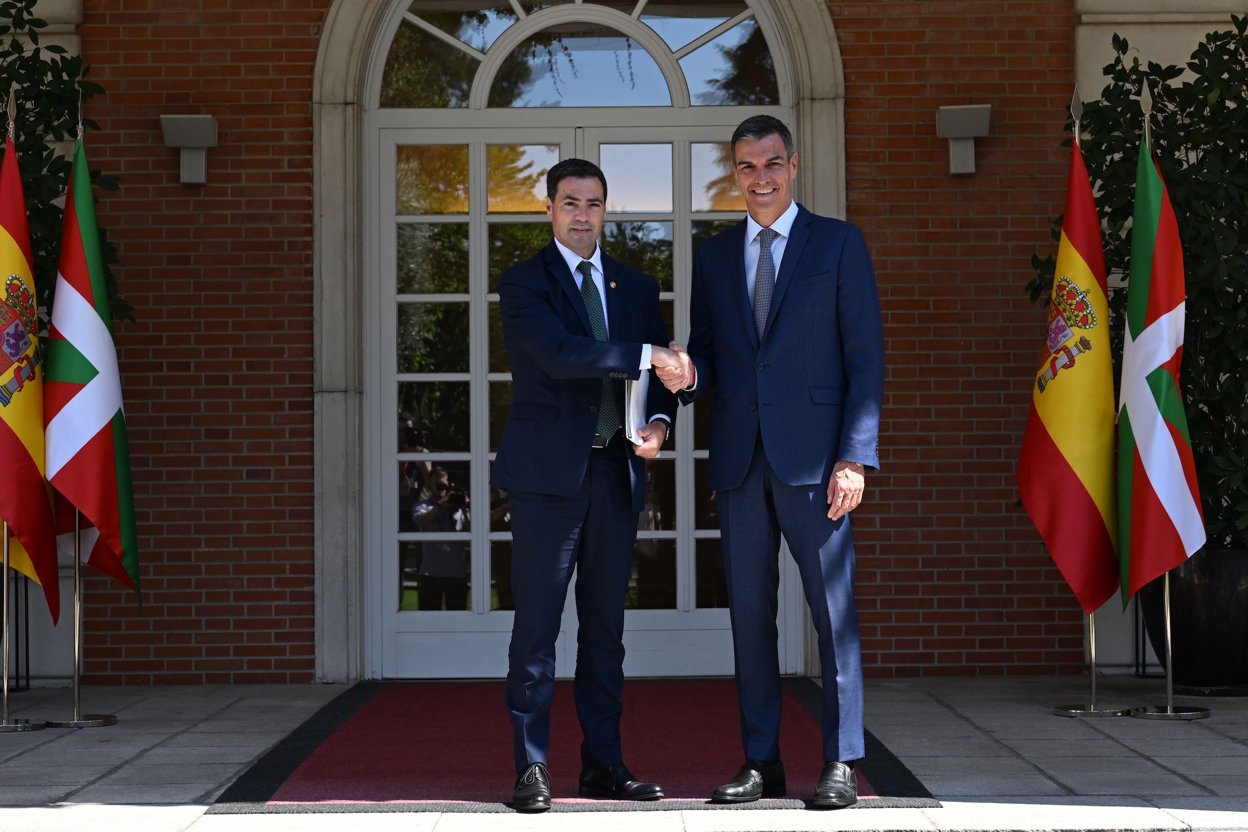 Sánchez cede al País Vasco la gestión de parte de la Seguridad Social
