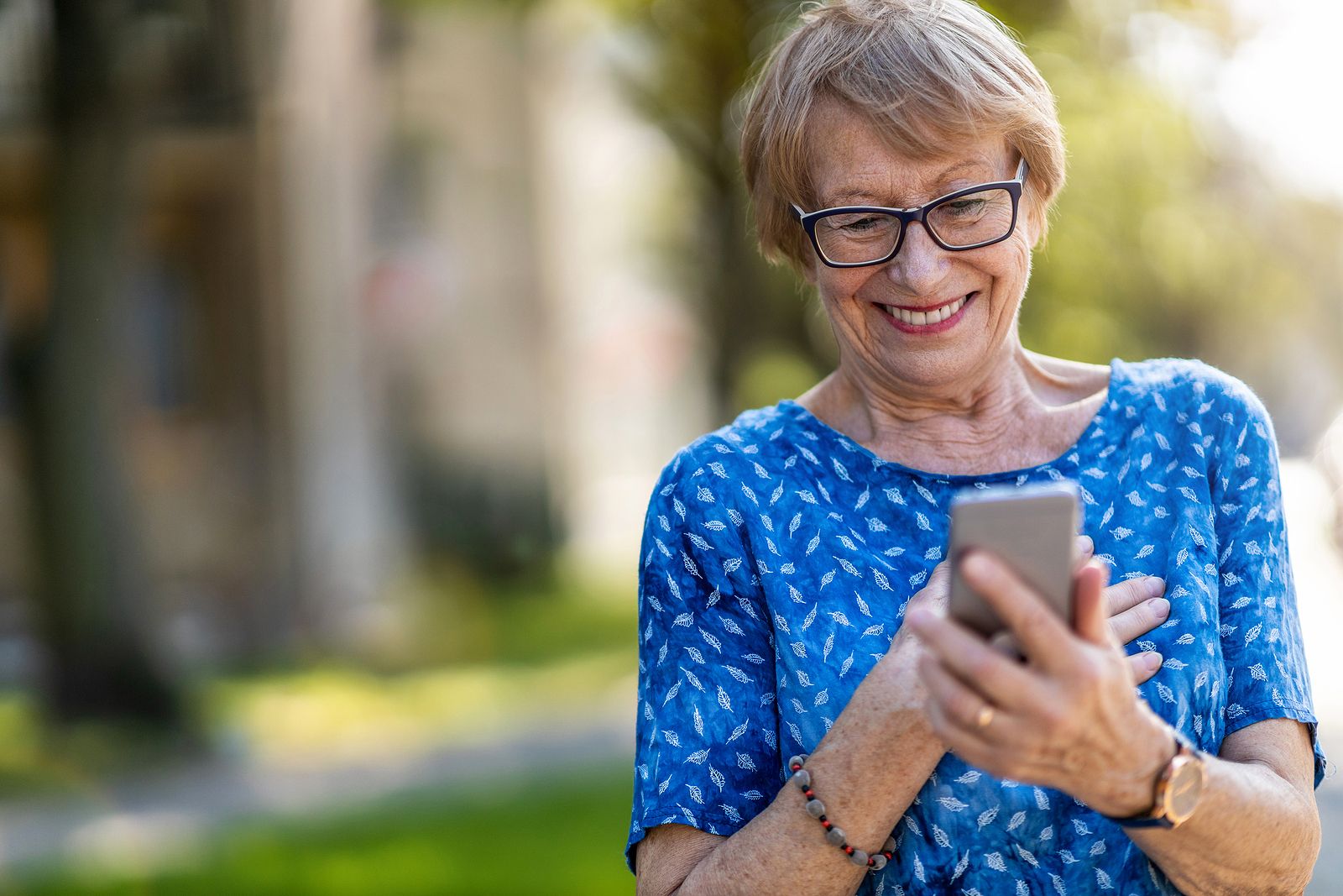 El 75% de los mayores de 55 años se conecta a Internet, 18 puntos más que hace cinco años