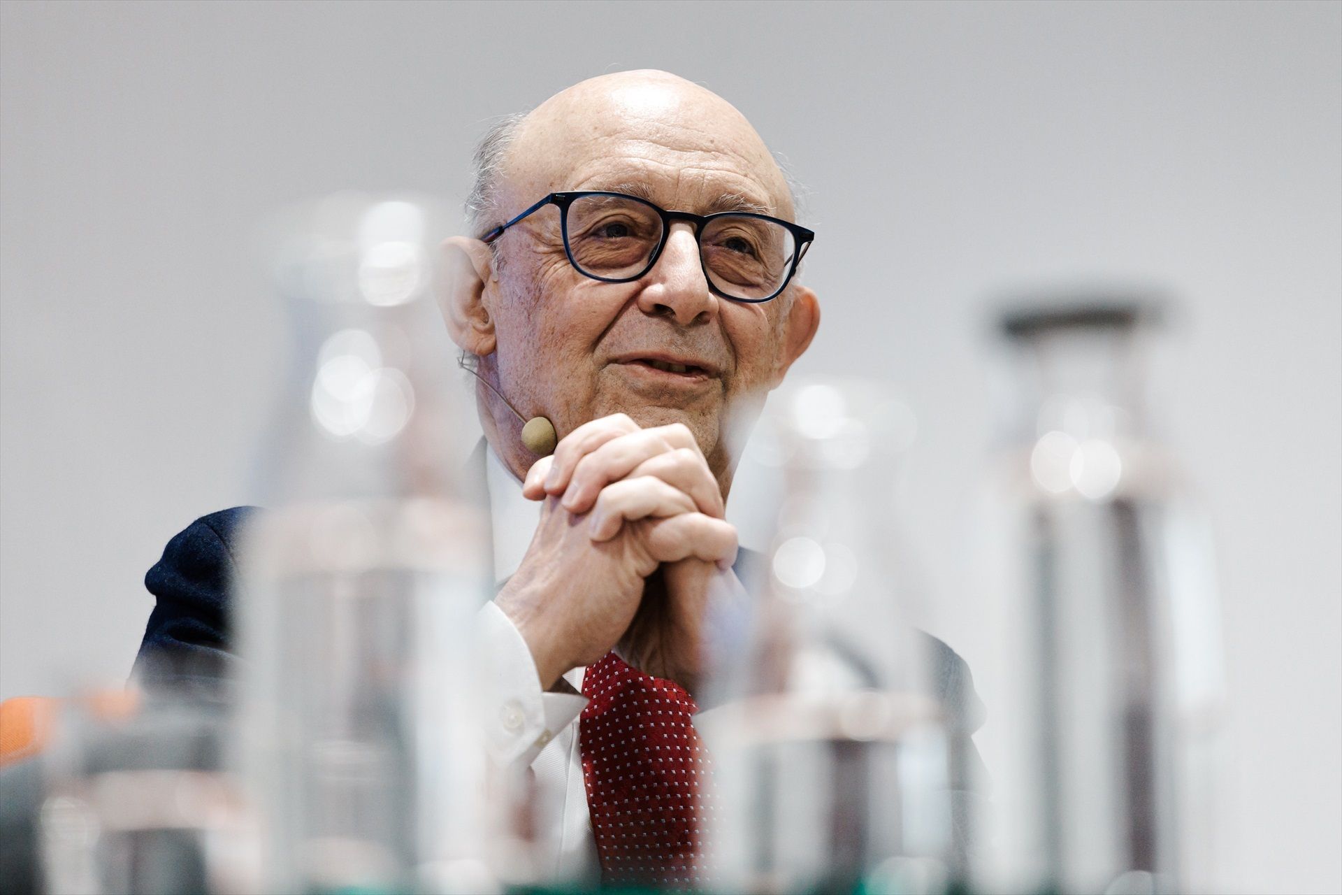 El exministro Montoro, imputado por beneficiar ilegalmente a empresas gasísticas