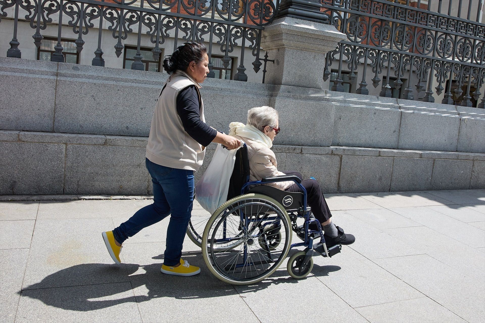 Bustinduy: "Si las mujeres cuidadoras un día dejaran de trabajar, colapsaría el país entero"