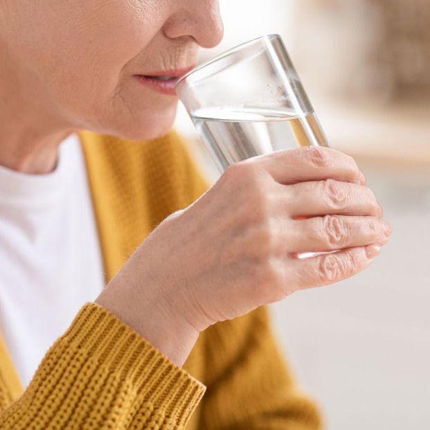bigstock Health Benefits Of Drinking Wa 403705877