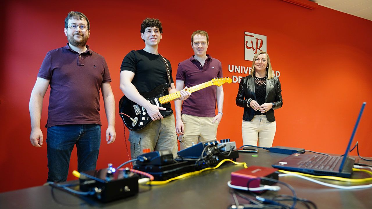Inteligencia artificial y música: un pedal para guitarra con IA gana el premio al mejor TFG Inteligencia artificial y música: un pedal para guitarra con IA gana el premio al mejor TFG