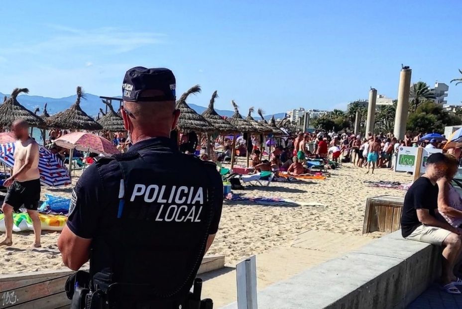 EuropaPress 6817226 policia local vigila tramo playa palma EuropaPress 6817226 policia local vigila tramo playa palma