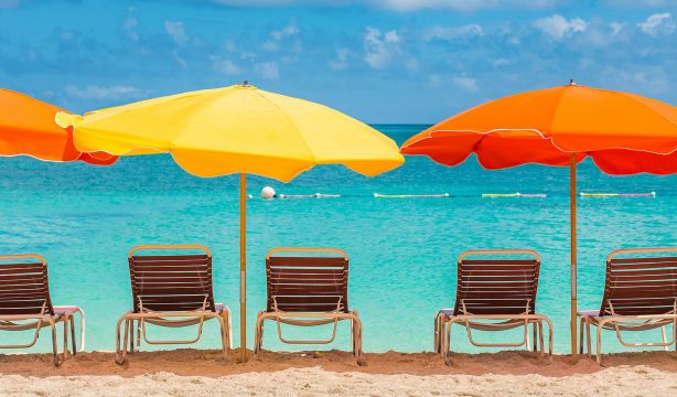 Hasta 3.000 euros de multa: estas son las cosas que no puedes hacer en la playa