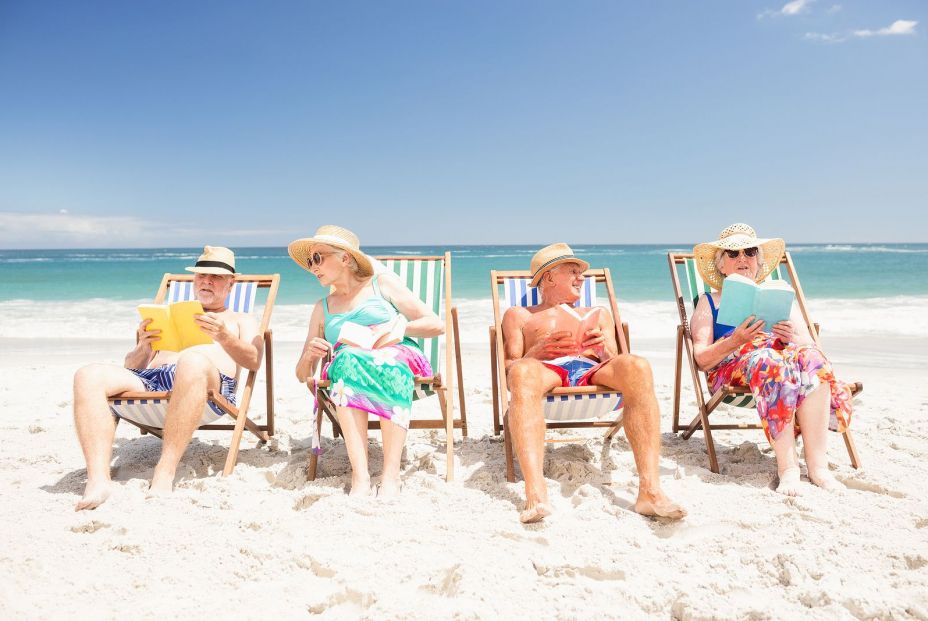 Una familia española gasta 1.555 euros de media para pasar las vacaciones en la playa, según la OCU