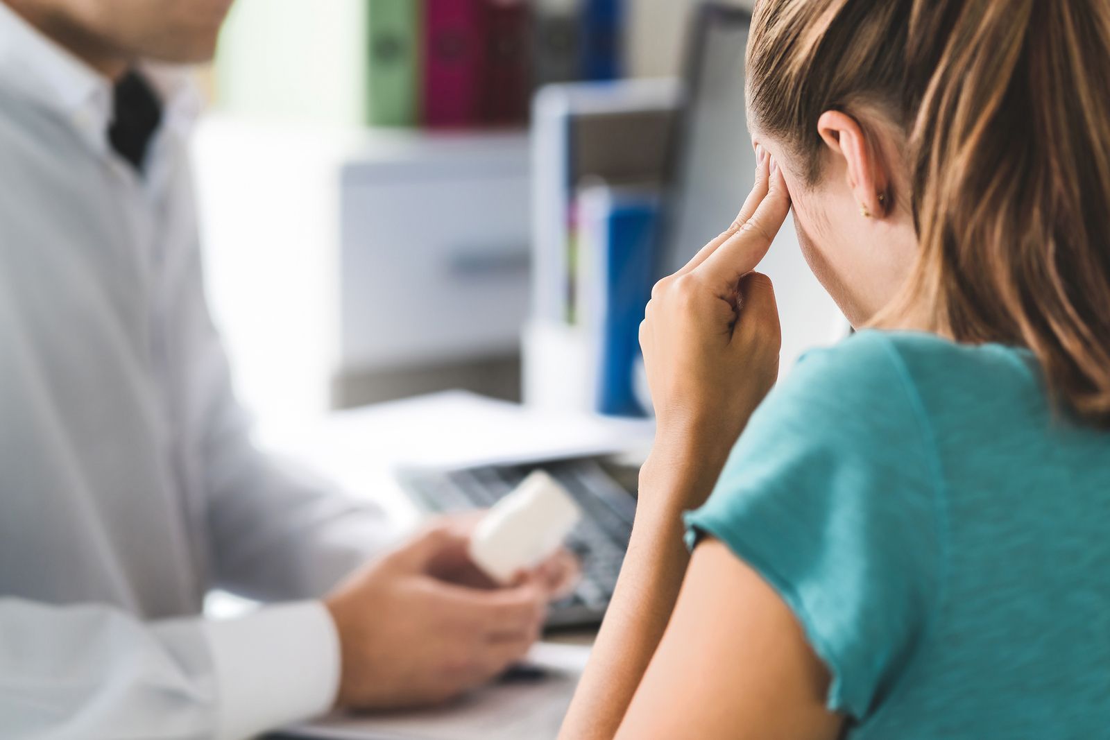 El hospital Vall d'Hebron inaugura una unidad pionera en España para pacientes con migraña