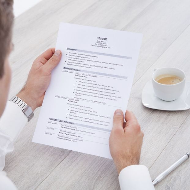 Esta es la pena de prisión que te puede caer por engañar en el currículum