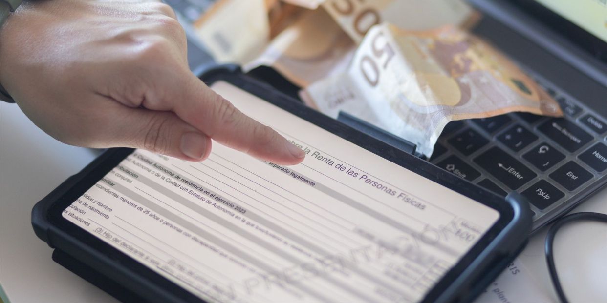 El BOE publica el procedimiento para devolver hasta 4.000 euros de IRPF a mutualistas jubilados El BOE publica el procedimiento para devolver hasta 4.000 euros de IRPF a mutualistas jubilados