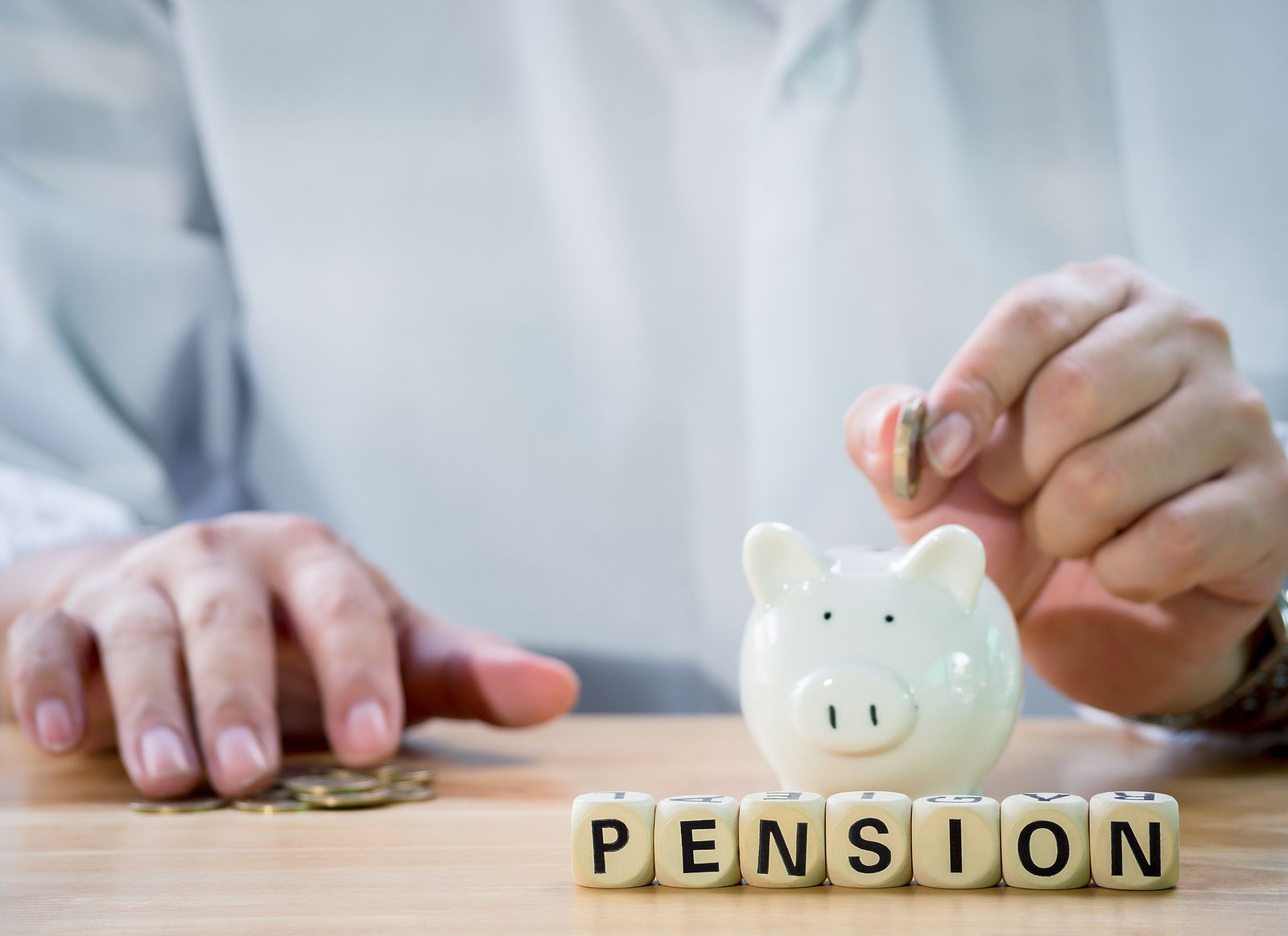 Más de la mitad de los españoles considera que se dedican muy pocos recursos a pagar las pensiones