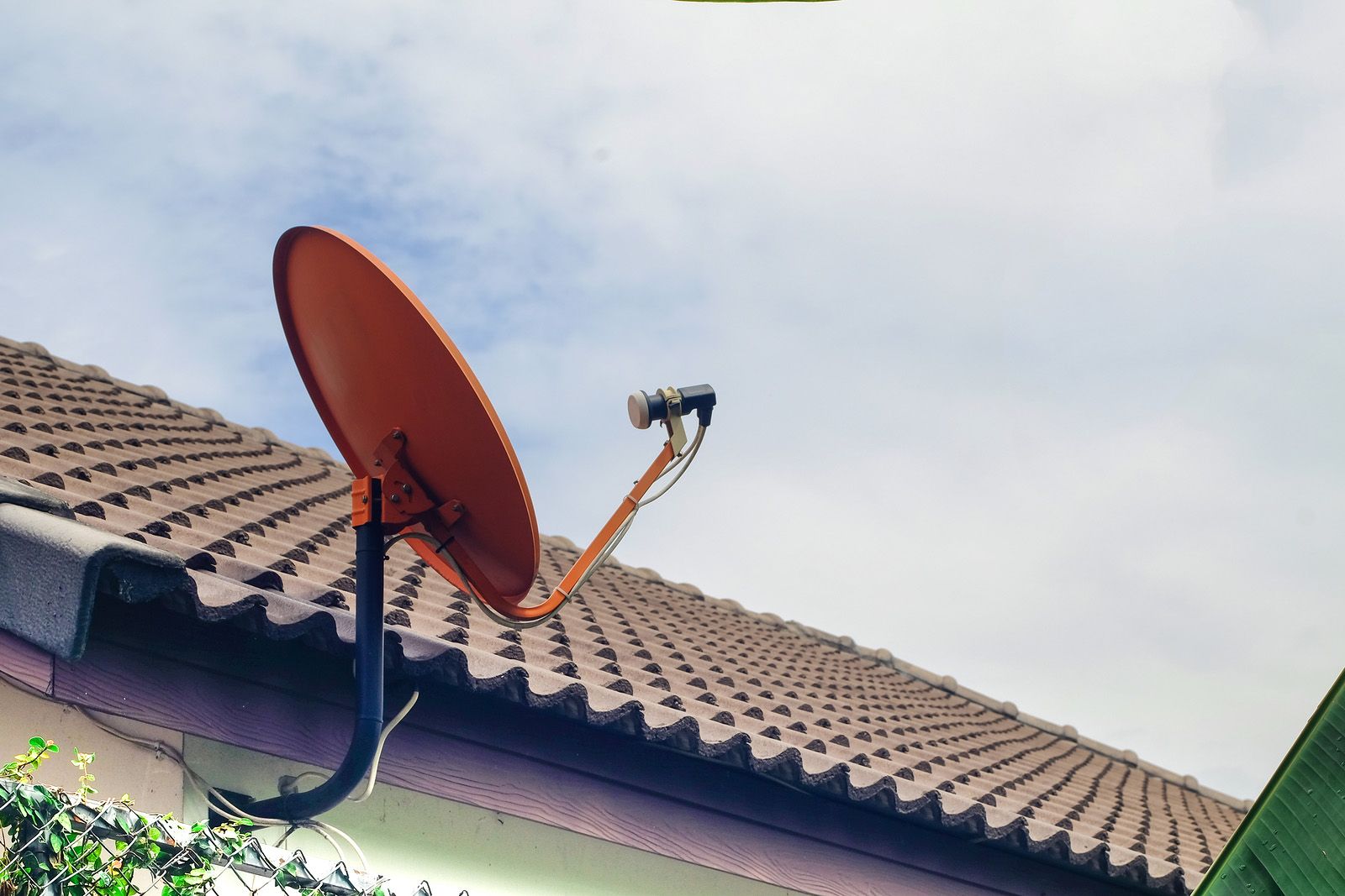 Puedo poner una antena parabólica en casa?