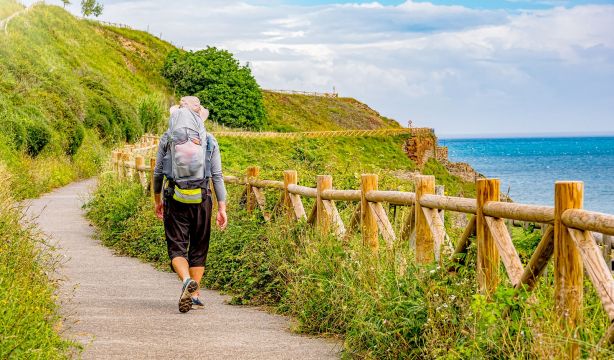 ¿Vas a hacer el Camino de Santiago? Sigue estos consejos para evitar lesiones