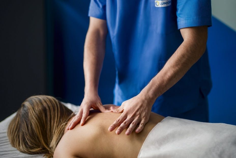No aceptes servicios de masajistas no profesionales en la playa: la razón No aceptes servicios de masajistas no profesionales en la playa: la razón