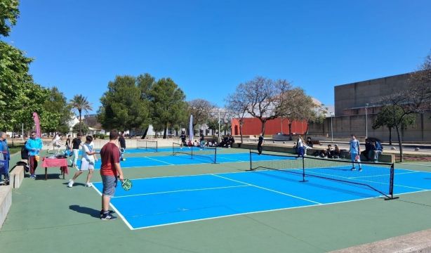 Pickleball: el deporte ideal para mayores que está empezando a hacerse popular en España