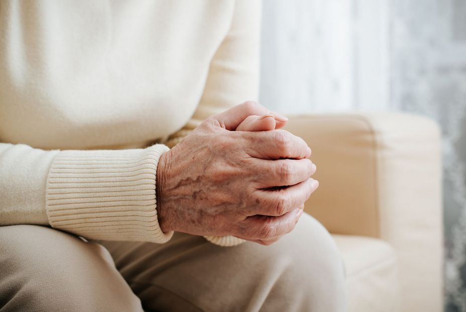 Alertan que la sensación de soledad no deseada aumenta un 12% en verano Alertan que la sensación de soledad no deseada aumenta un 12% en verano