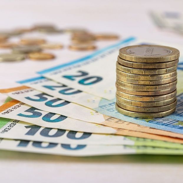 bigstock dinero pagas bajas jubilados