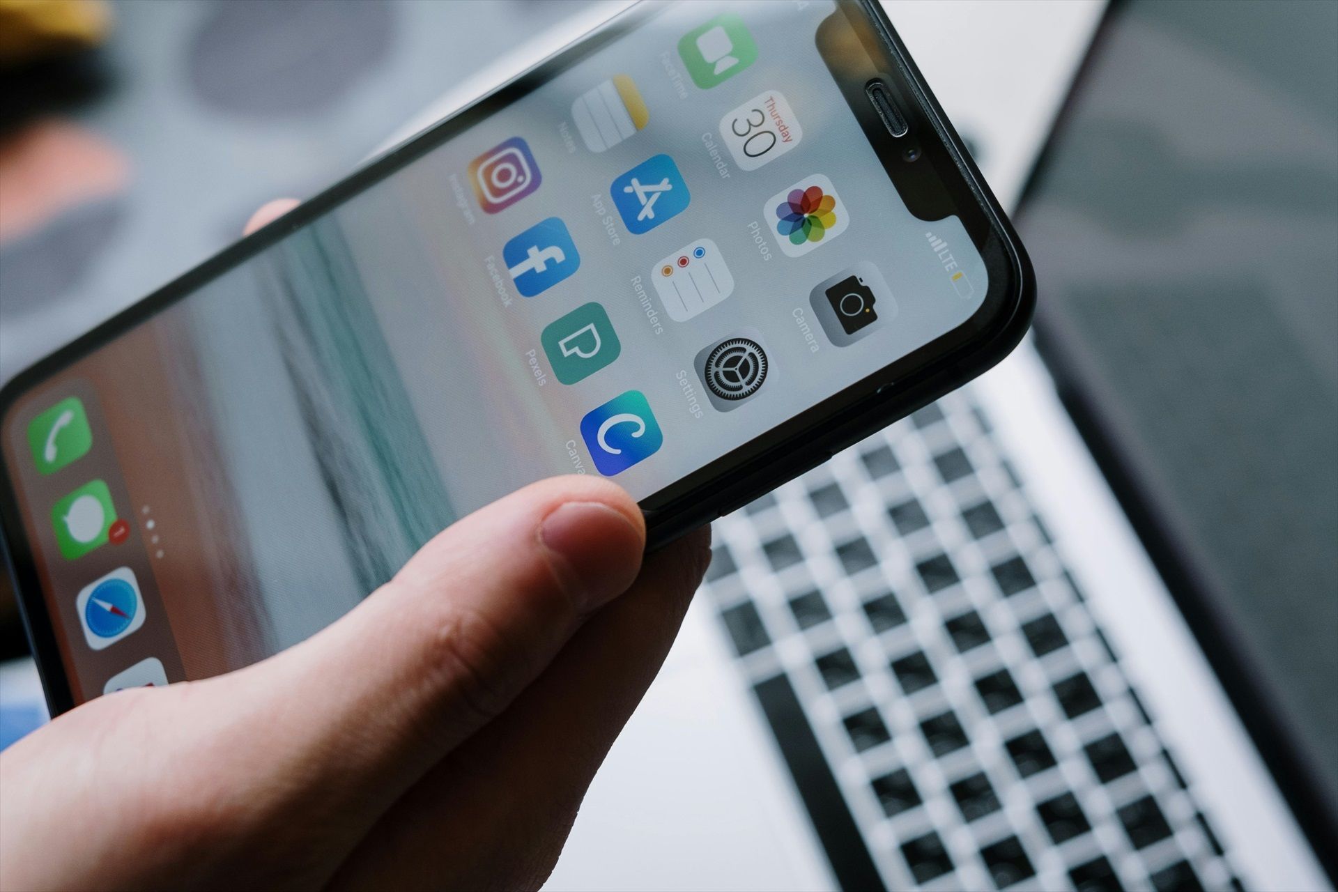 La función oculta en iPhone: podrás ver el estado de tu vuelo sin usar ninguna aplicación externa La función oculta en iPhone: podrás ver el estado de tu vuelo sin usar ninguna aplicación externa