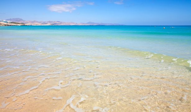 Esta es la playa española que muchos comparan con las Maldivas