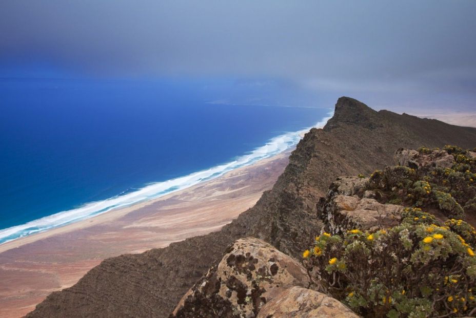 Esta es la playa española que muchos comparan con las Maldivas
